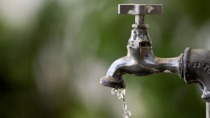 Não deixe torneiras abertas sem necessidade